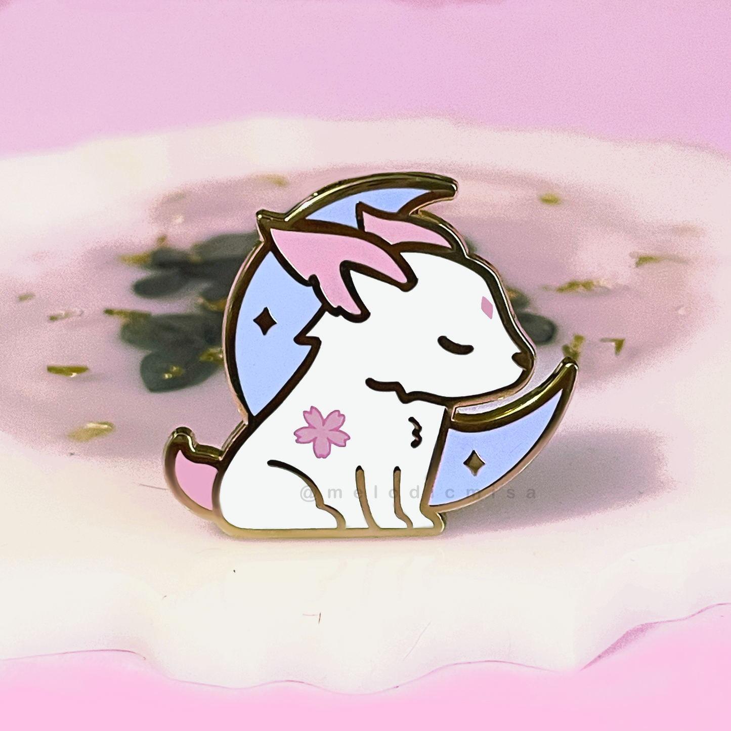 Wolf Enamel Pin